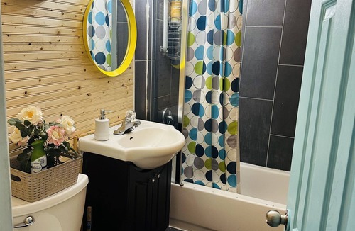 Ville-Emard Hostel | Gite King Hostel
