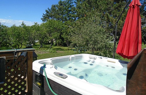 Notre-Dame-du-Portage Bed & Breakfast | Gîte La Halte Du Verger Bed and Breakfast