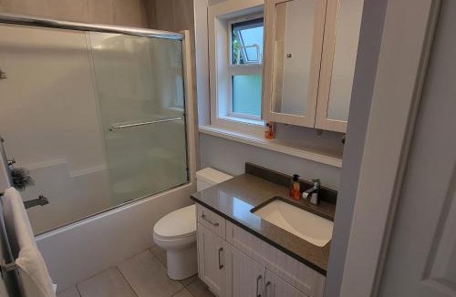 Saanich West Bed & Breakfast | Gladiola Bed & Breakfast