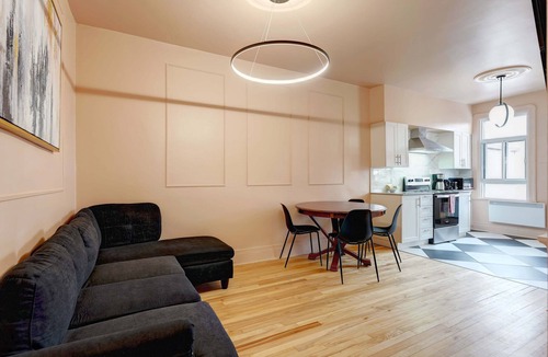 Hochelaga Apartment | Glamorous getaway | Subway nearby | Parking ($)