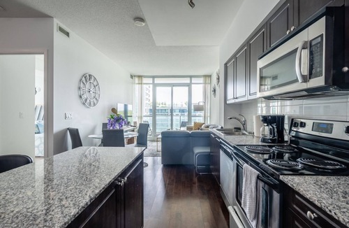 Fort York Condo | GLOBALSTAY. Bright 1Br+Den Unit in Downtown