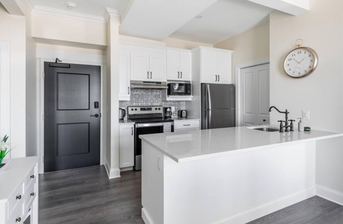 Smiths Falls Apartment | GLOBALSTAY . Rideau 2Br Signature Apartment Free Parking