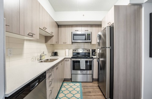Beasley Apartment | GLOBALSTAY. Downtown Hamilton Apartments