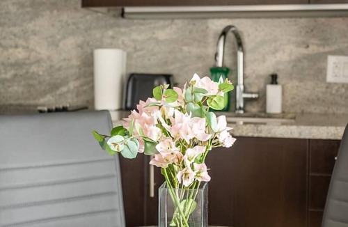 Willowdale Condo | GLOBALSTAY. Elegance in peonies 23 Floor 1Br. Free Parking
