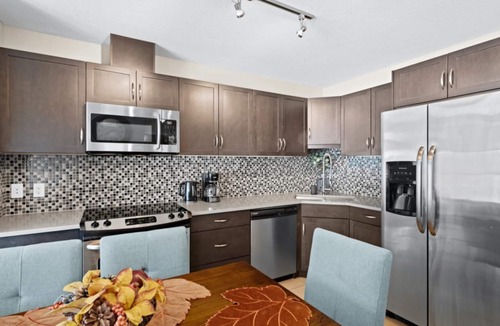 Victoria Park Condo | GLOBALSTAY . Luxury 2BR2BA Stampede,Mountains View.Free Parking