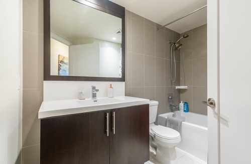 Willowdale Apartment | GLOBALSTAY. Modern 2bd 2 bath Skyscraper. Free parking
