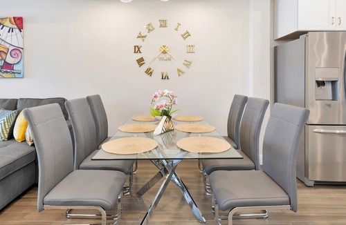 Walkerville House | GLOBALSTAY . New Townhomes 16 Guests, Private Gym, Sauna, BBQ