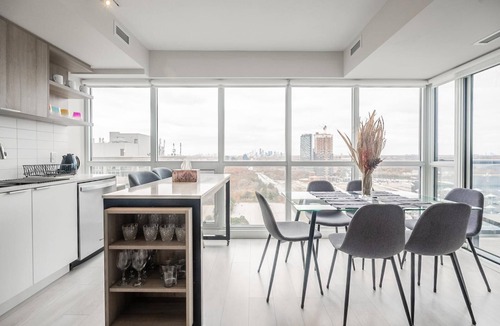 Flemingdon Park Condo | GLOBALSTAY Panoramic view Condo 2 BR, 2 BA. FREE Parking