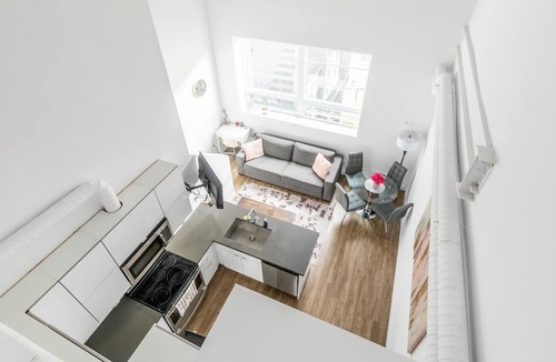 Kirkendall North Apartment | GLOBALSTAY Rosebud 2Br Loft Free Parking Gym