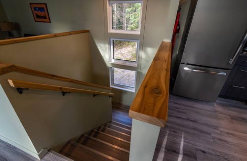 Golden Cabin | Goat Mountain Cabin in the beautiful Blaeberry Valley