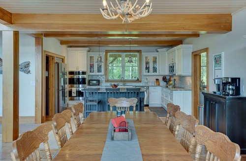 Gravenhurst House | Golden Dream on Lake Muskoka