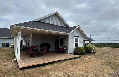 Stanley Bridge Condo | Golf, Beach & Great Local Eats! This condo unit is minutes is away from it all.