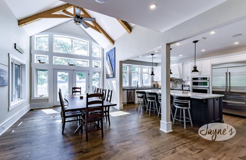 Utterson Cottage | Gorgeous 8Bed, 5Bath Cottage on 3 Mile Lake! Spacious Deck! Privacy! Views!