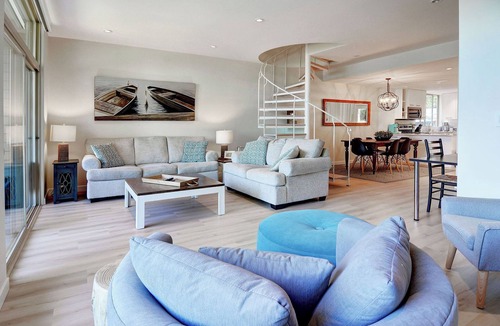 North Oyster Condo | Gorgeous 2 Bed Oceanfront Condo at Inn of the Sea