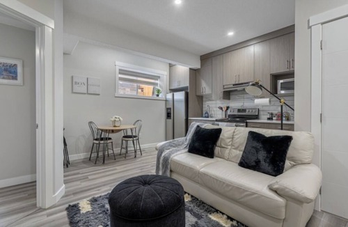 Symons Valley House | Gorgeous 2 Bedroom 1 Bathroom Guest Suite
