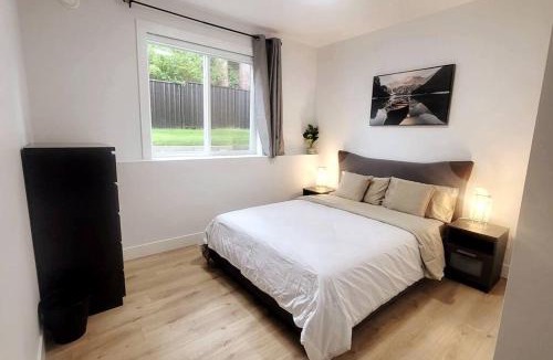 Maple Ridge Apartment | Gorgeous 2 Bedrooms Suite Private entrane with patio-Free Parking
