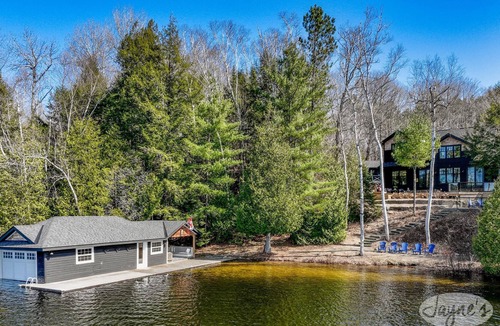 Baysville Cottage | Gorgeous 6bed 6bath cottage and bunkie on Lake of Bays! NW Exposure!