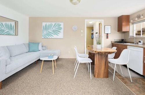Departure Bay House | Gorgeous 7BDR 16 Guests Perfect For Your Family.