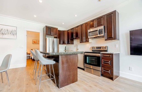 West Vancouver House | Gorgeous Guest suite in West Vancouver