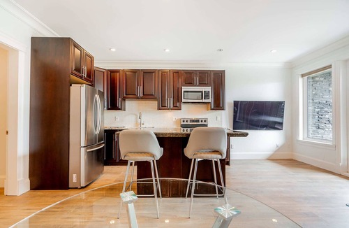West Vancouver House | Gorgeous Guest suite in West Vancouver