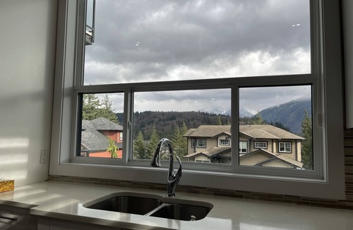 Promontory House | Gorgeous house on the top of the mountain in Chilliwack