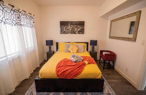 North Central Edmonton Apartment | Gorgeous Penthouse with Balcony, Free Parking and WiFi