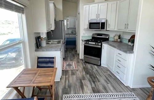 Levan Cabin | Gorgeous Tiny House on Yuba Lake for a Unforgettable Glamping Getaway in Utah