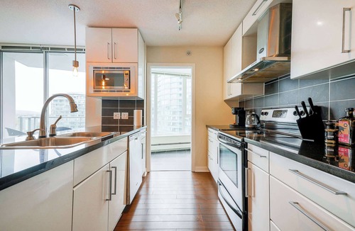 Crosstown Apartment | Gorgeous Unit with Beautiful City Views