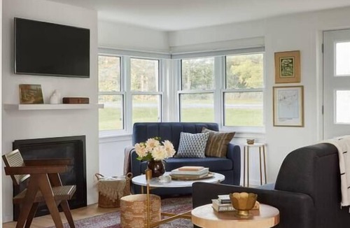 Waupoos House | Gran Roble in Beautiful Waupoos