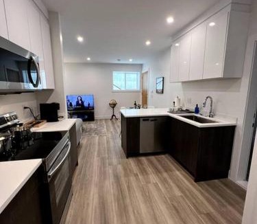 Grand Boulevard Apartment | Grand Boulevard Basement Suite