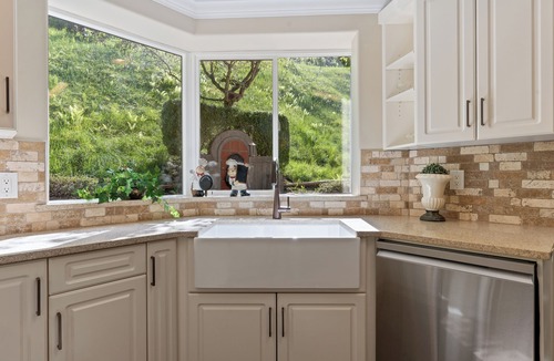 Chilliwack House | Grand English Style Home on Chilliwack Mountain
