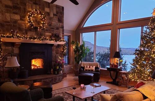 Val-des-Monts House | Grand Lake Paradise - LAKE VIEW EXCECUTIVE RETREAT