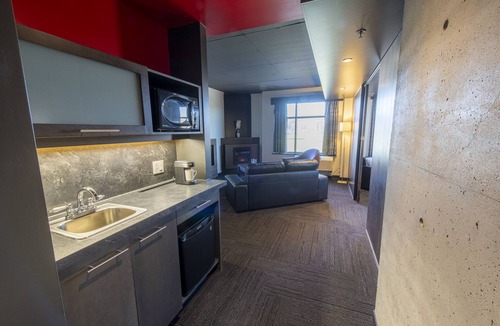 L'Ancienne-Lorette Hotel | Grand Times Hotel Quebec City Airport