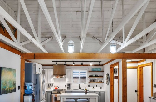 Westerose Cabin | Grandview Getaway-Lake Access-Firepit-Loft