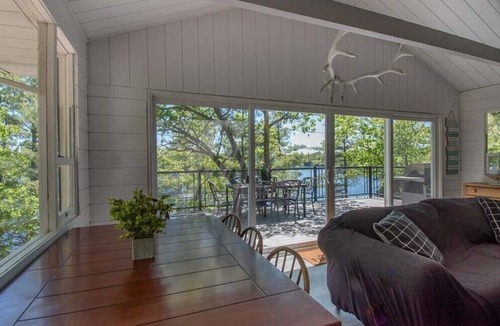 Gravenhurst Cottage | Granite Point - Stunning Muskoka Cottage w/ Dock, Kayaks & Great Swimming!