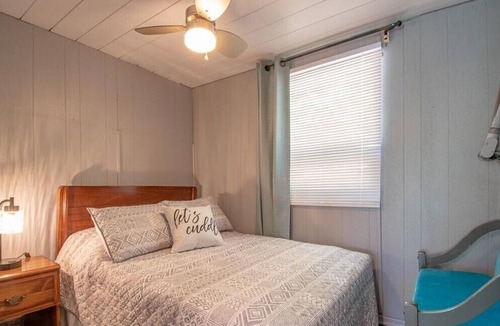 Gravenhurst Cottage | Granite Point - Stunning Muskoka Cottage w/ Dock, Kayaks & Great Swimming!