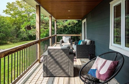 Picton House | Grays Lane - Minutes to Sandbanks