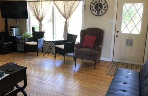 Seafoam House | Great location 3 bedroom bungalow on the North Shore