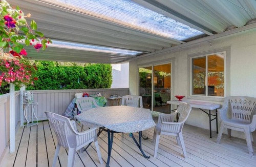 Guildford House | Great Location, Family Room for 6 Near Guildford Town Center, Surrey!