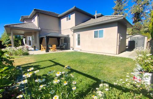 West Kelowna Estates House | GreenLeaf 2 BDRM 1BTH Suite & Private Entry