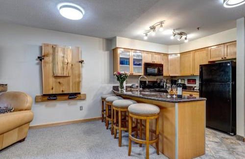Upper Village House | Greystone Lodge 229 Ski-in Out