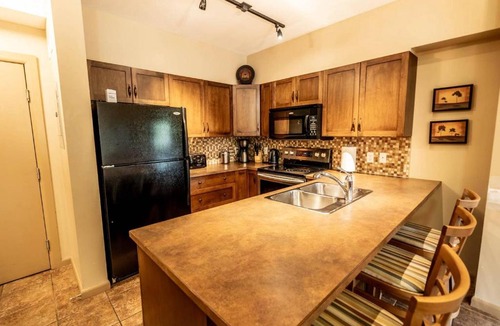 South Pandosy House | Ground Level at Playa Del Sol #153