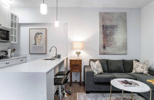 Collingwood House | Guest House 12 min to skiing, Free parking, Downtown Collingwood
