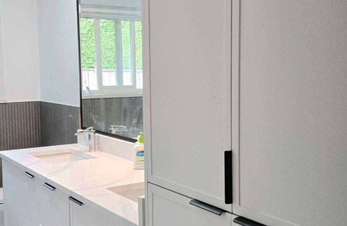Steveston House | Guest Suite Studio One bedroom Large bathroom living room fenced yard Privacy
