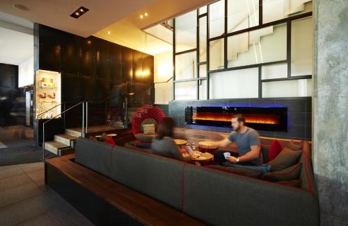 Brossard Hotel | Hôtel Alt Quartier DIX30