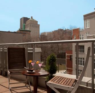 Old Montreal Hotel | Hôtel Saint-Sulpice