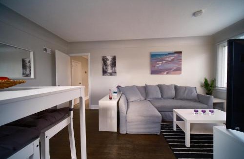 Hamilton Apartment | Hamilton Chic Retreat - Comfy Beds - Garden - Pool