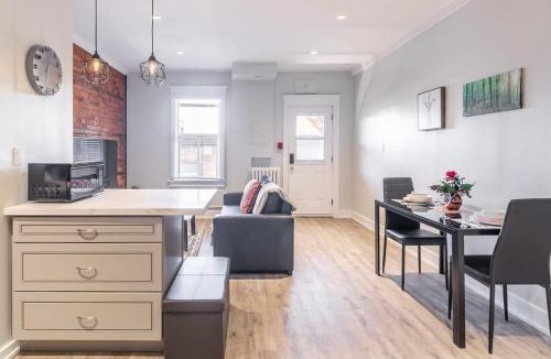 Central Hamilton Apartment | Hamilton's Best Neighbourhood 1BR Apartment