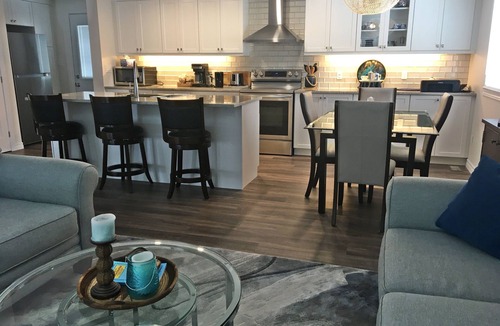 Waterloo House | Hammer Haus II - 3 bedrooms - 2 baths - Sleep 6 - Waterloo