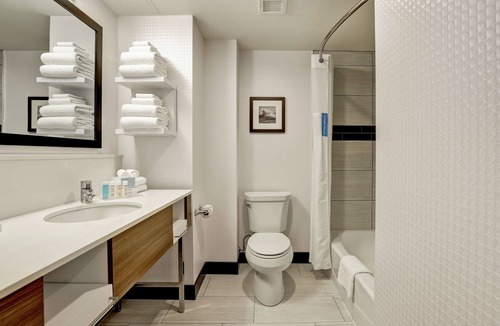 St. Catharines Hotel | Hampton Inn by Hilton St. Catharines Niagara